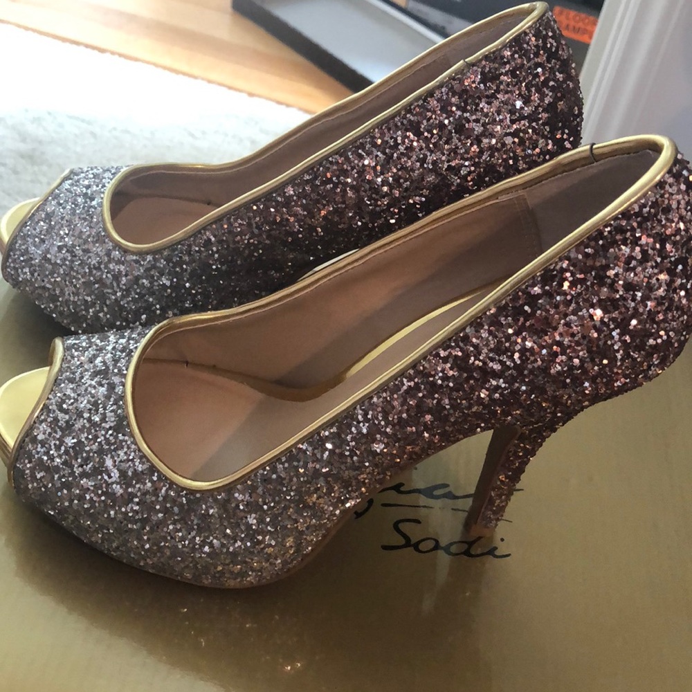Two Toned Pumps